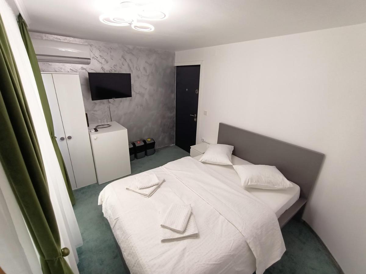 Casa Tiky Hotel Timisoara Exterior photo
