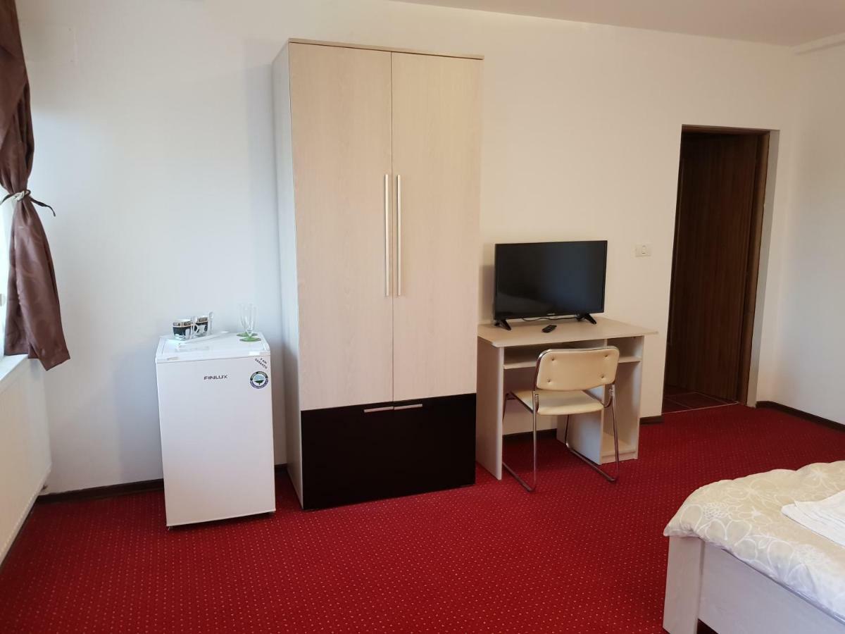 Casa Tiky Hotel Timisoara Exterior photo