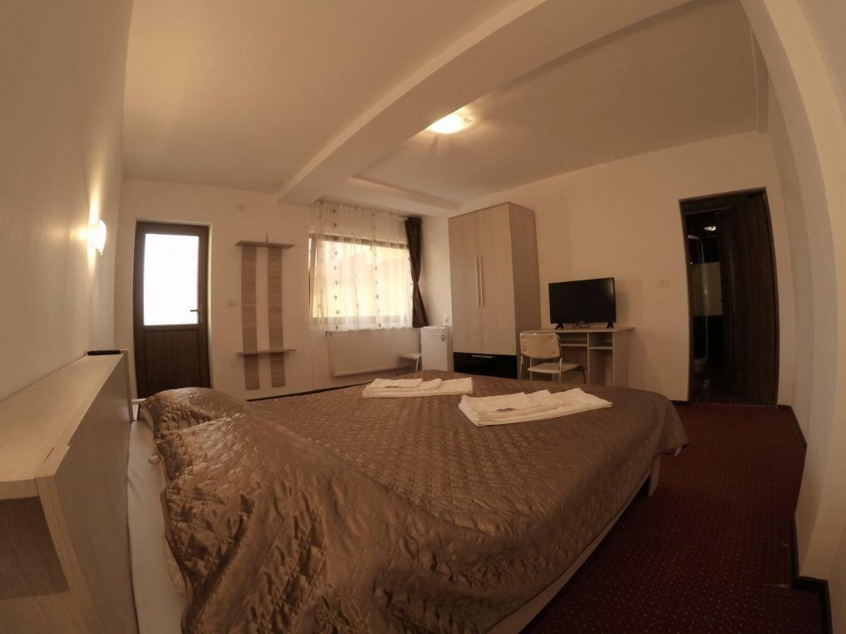Casa Tiky Hotel Timisoara Exterior photo