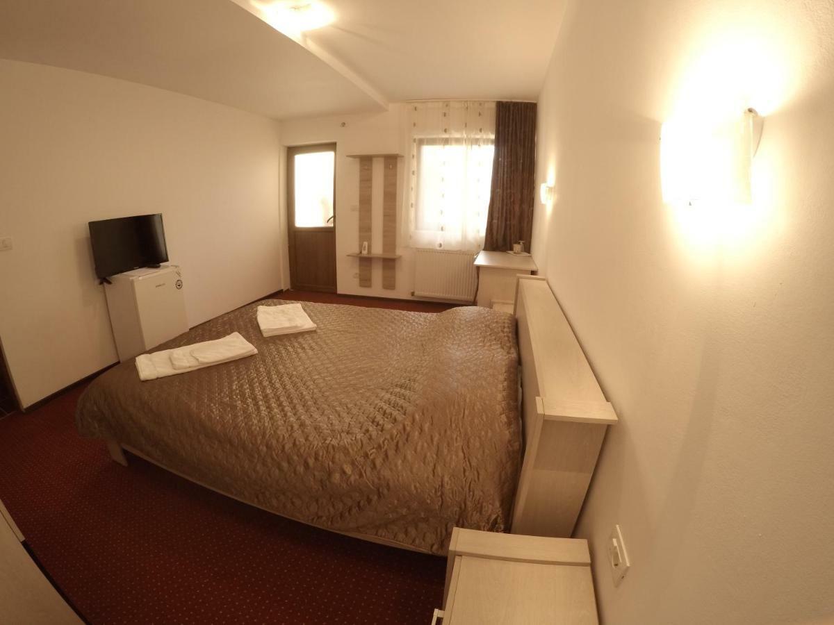 Casa Tiky Hotel Timisoara Exterior photo