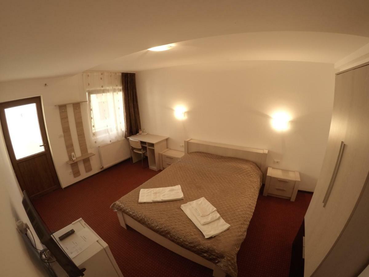 Casa Tiky Hotel Timisoara Exterior photo
