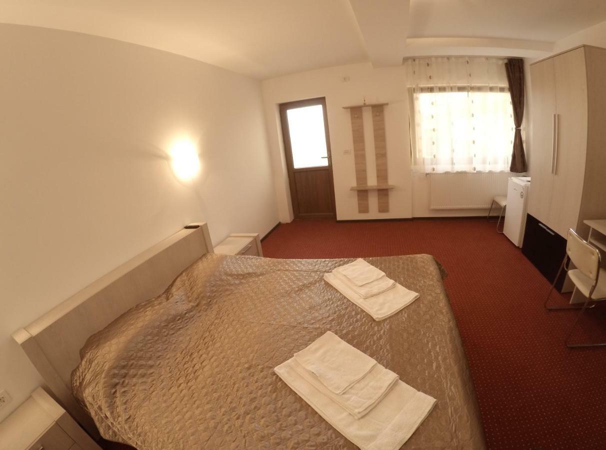 Casa Tiky Hotel Timisoara Exterior photo