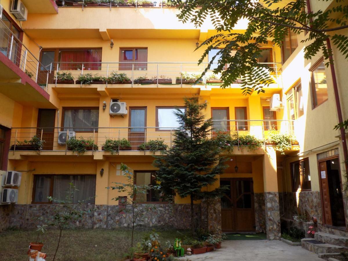 Casa Tiky Hotel Timisoara Exterior photo