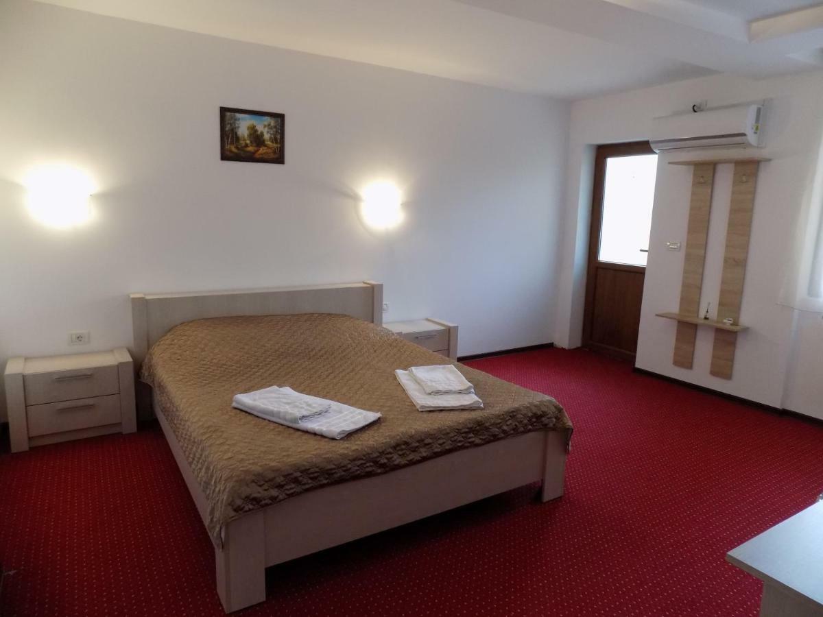 Casa Tiky Hotel Timisoara Exterior photo