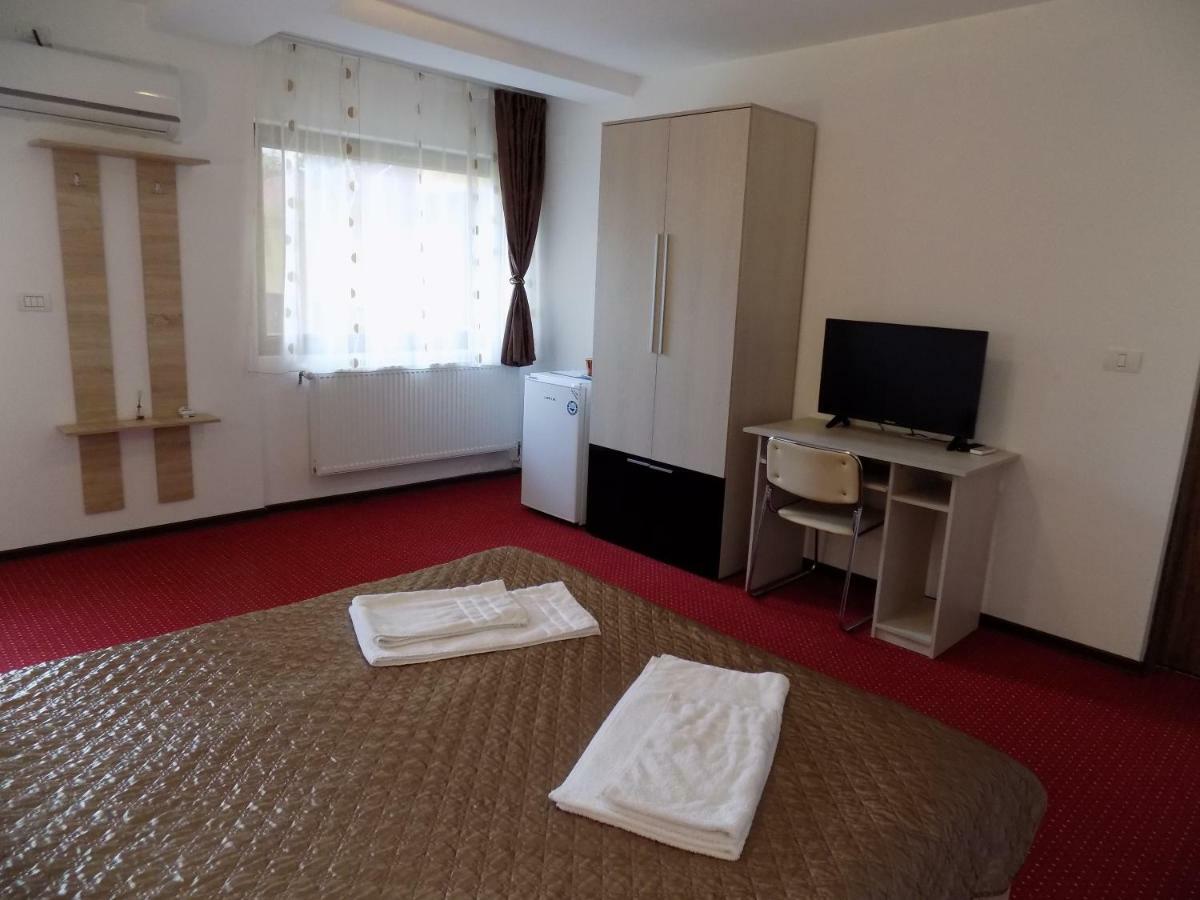 Casa Tiky Hotel Timisoara Exterior photo
